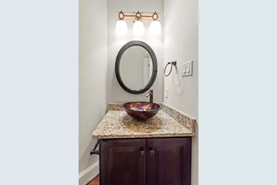 2403 Commonwealth Street, Houston, TX 77006 - Photo 10