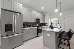 7608 Easter St, Houston, TX 77088 - Photo 6