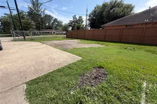 516 Battlebell Rd, Highlands, TX 77562 - Photo 6