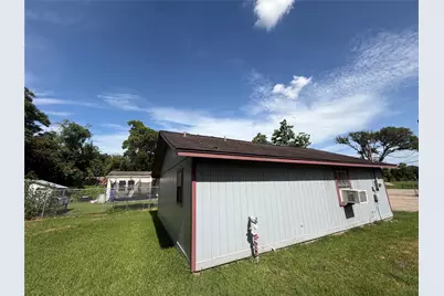 516 Battlebell Road, Highlands, TX 77562 - Photo 10