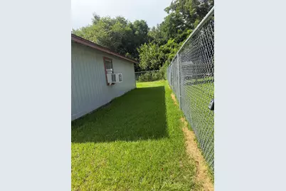 516 Battlebell Road, Highlands, TX 77562 - Photo 12
