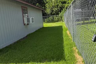 516 Battlebell Rd, Highlands, TX 77562 - Photo 12