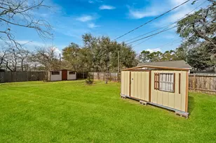 10042 Lazy Oaks St, Houston, TX 77080 - Photo 32