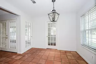 13814 Lynnwood Ln, Sugar Land, TX 77498 - Photo 10