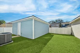 9738 Farrell Dr, Houston, TX 77070 - Photo 16