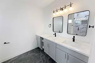 306 Stiles St, Houston, TX 77011 - Photo 6