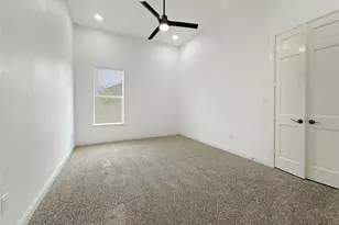 306 Stiles St, Houston, TX 77011 - Photo 4