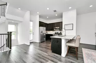 11012 Mikula Dr, Houston, TX 77043 - Photo 8