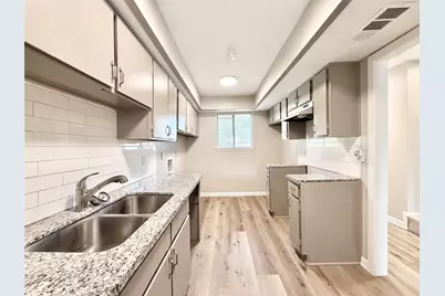 7980 Grove Ridge Drive, Houston, TX 77061 - Photo 6