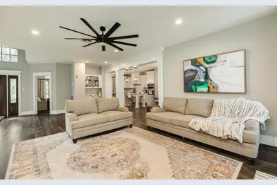 58 S Calla Lily Court, Lake Jackson, TX 77566 - Photo 10