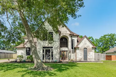 58 S Calla Lily Court, Lake Jackson, TX 77566 - Photo 2