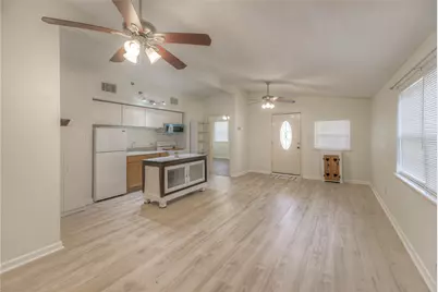 28609 Netawaka Court, Huntsville, TX 77320 - Photo 4