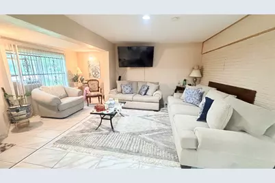 4930 Teton Street, Houston, TX 77033 - Photo 4