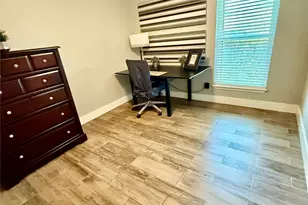 5827 Dryad Dr, Houston, TX 77035 - Photo 16