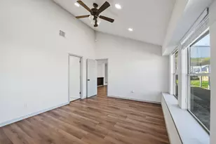 13534 N Peachfield Cir, Houston, TX 77014 - Photo 14