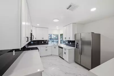 13534 N Peachfield Circle, Houston, TX 77014 - Photo 12