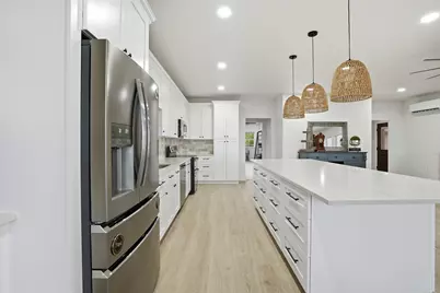 10000 Ocean Drive, Beach City, TX 77523 - Photo 30