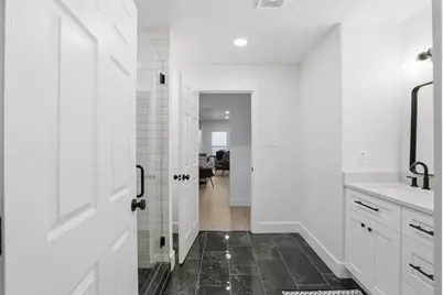 10000 Ocean Drive, Beach City, TX 77523 - Photo 32