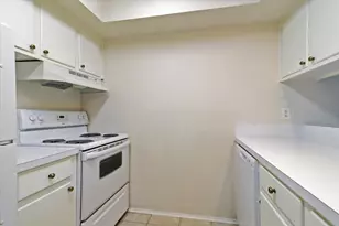 3131 Southwest Fwy, Houston, TX 77098 - Photo 6