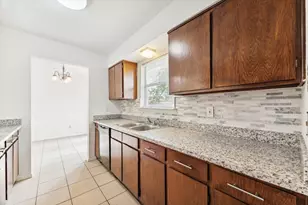 2723 N Brompton Dr, Pearland, TX 77584 - Photo 8