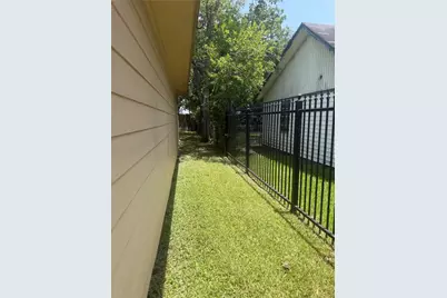 5047 Nassau Road #A/B, Houston, TX 77021 - Photo 24