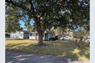 2602 15th Street, Port Neches, TX 77651 - Photo 2