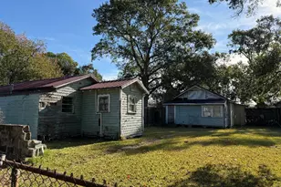 2602 15th St, Port Neches, TX 77651 - Photo 8