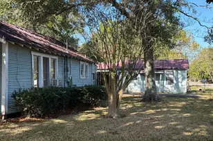 2602 15th St, Port Neches, TX 77651 - Photo 4