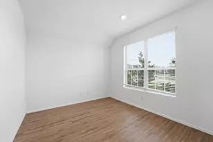 14242 Walworth Crk Ct, Fresno, TX 77583 - Photo 2