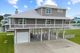 1205 Lagoon Dr, Crystal Beach, TX 77650 - Photo 1