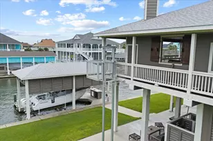 1205 Lagoon Dr, Crystal Beach, TX 77650 - Photo 38