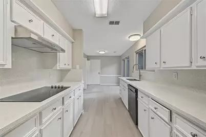 9606 Sandstone Street, Houston, TX 77036 - Photo 14