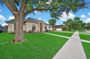 15319 Rio Plaza Dr, Houston, TX 77083 - Photo 2