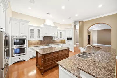 9915 Crestwater Circle, Magnolia, TX 77354 - Photo 14