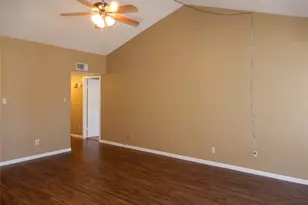 17401 Red Oak Dr, Houston, TX 77090 - Photo 4