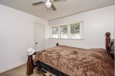 9703 Harrowgate Drive, Houston, TX 77031 - Photo 18