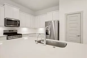 727 Kingwood Dr, League City, TX 77573 - Photo 6