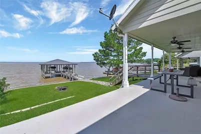 172 Little Dove, Livingston, TX 77351 - Photo 2