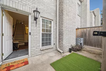 4001 Tanglewilde Street #1103, Houston, TX 77063 - Photo 2