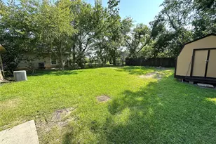 2514 Avenue B, Dickinson, TX 77539 - Photo 10
