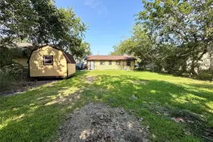 2514 Avenue B, Dickinson, TX 77539 - Photo 2