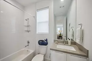5921 E Post Oak Ln, Houston, TX 77055 - Photo 18