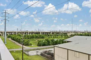 5921 E Post Oak Ln, Houston, TX 77055 - Photo 20