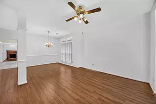 88 Laughing Brook Ct, The Woodlands, TX 77380 - Photo 2