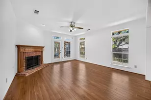 88 Laughing Brook Ct, The Woodlands, TX 77380 - Photo 4