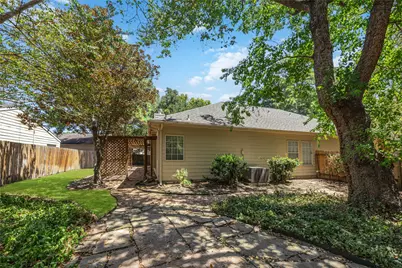 88 Laughing Brook Court, The Woodlands, TX 77380 - Photo 24