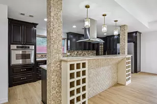 9418 Meadowbriar Ln, Houston, TX 77063 - Photo 2