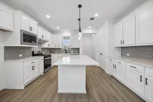 14326 Bluebonnet Bnd Ct, Willis, TX 77318 - Photo 8