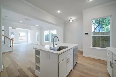 945 Wakefield Drive, Houston, TX 77018 - Photo 6