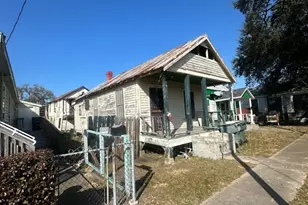 3406 N1/2, Galveston, TX 77550 - Photo 2